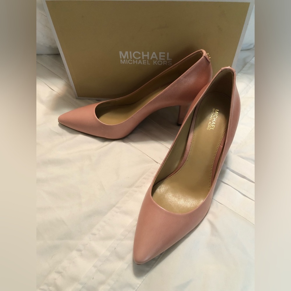 MICHAEL KORS pink heels sz 9